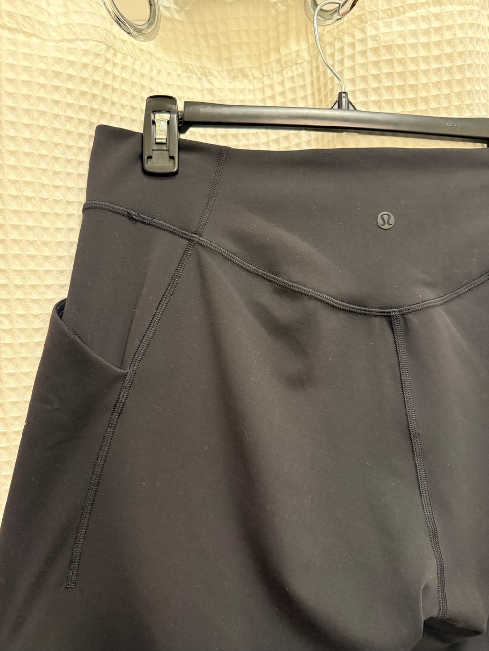 Lululemon Everlux - Black High-Waist Leggings with Pockets size 14 - Picture 5 of 9